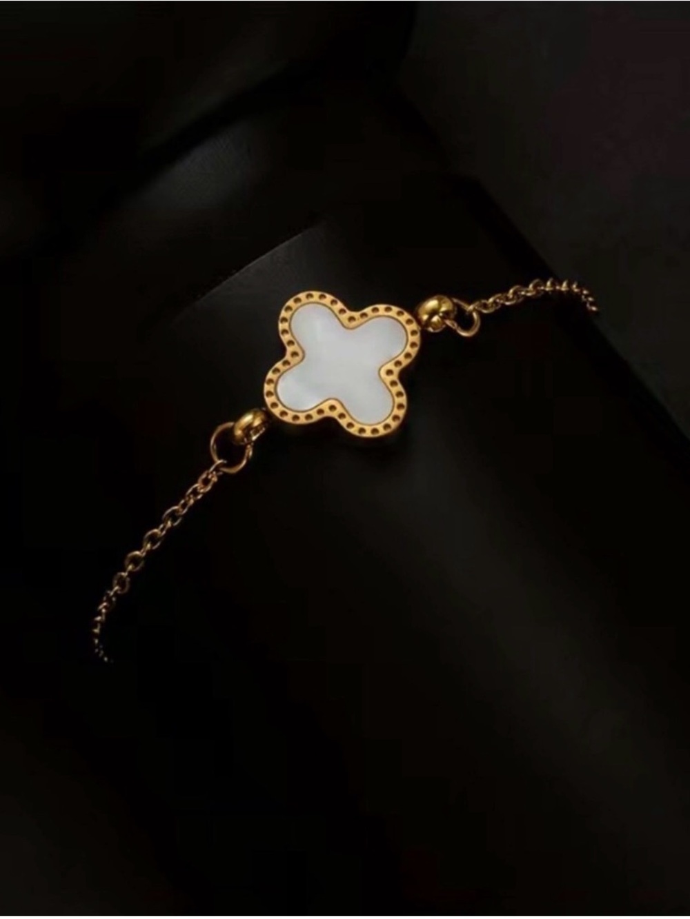 New 18K Gold Plated, Black / White,Four-leaf Clover Bracelet women’s Bracelet